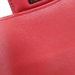 Túi xách chéo Chanel 69900 610138