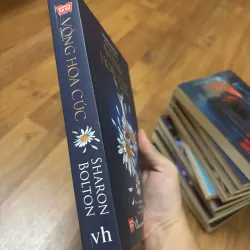 Combo Sharon Bolton - Kẻ sống sót, Vòng hoa cúc 797754