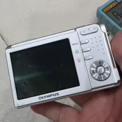 Máy ảnh compact Olympus Fe150 màu sám bạc (dùng tốt) 701140