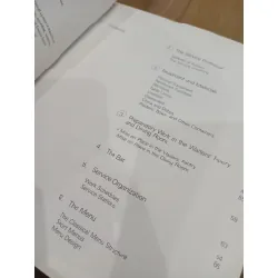 Professional table service - translated by Heinz Holtmann 567870