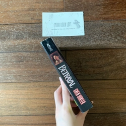 Sách ngoại văn Betrayal, Used, Bìa Mềm 447779