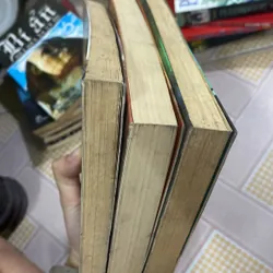 3 tập Barsoom (hay còn gọi là John Carter) của tác giả Edgar Rice Burroughs.  736381