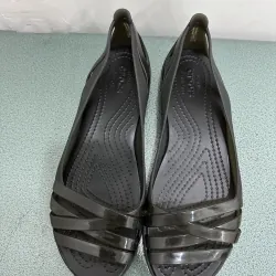 Giày crocs đế bằng size w7 tương đương size 38 15961