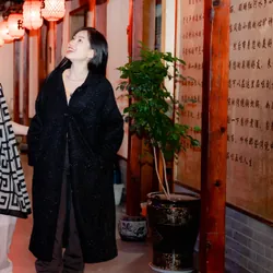 Áo khoác dạ dài đen lấp lánh 675238