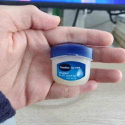 Lọ vaseline cỡ nhỏ nhất