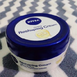 Kem dưỡng ẩm,mờ vết rạn da Nivea Reshaping cream 300ml Đức 57926