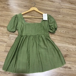 Áo baby doll xinh còn nguyên mác màu xanh lá cây