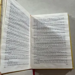 Tiếng chim hót trong bụi mận gai (Bìa cứng, có ẩm) 747904