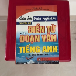 Thầy Vĩnh Bá - sách câu hỏi trắc nghiệm chuyên đề điền từ vào đoạn văn 