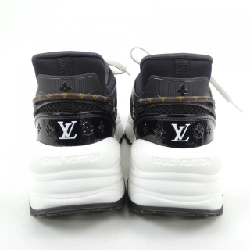 Giày sneaker dòng Run 55 của Louis Vuitton 656196