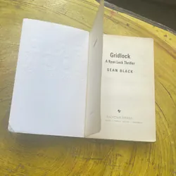 GRID LOCK- SEAN BLACK 594506