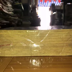 Cô bạn kỳ lạ 779660