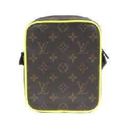 Túi đeo vai Louis Vuitton Monogram Christopher Wearable Wallet M80793 613767