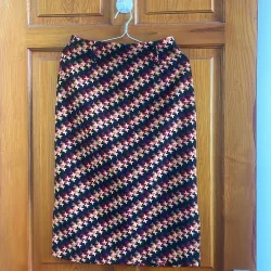 Chân váy vải dày dặn, size S eo 66-68 