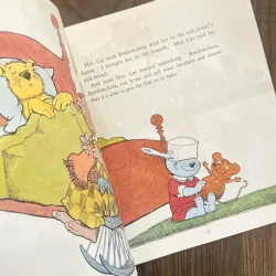 The Cat Who Wore a Pot On Her Head 974858