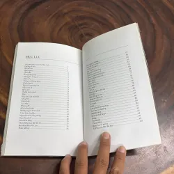 II Văn Học: Từ Khi Có Phượng - Nguyễn Ngọc Hưng - 2005 1001903