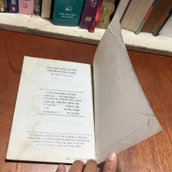 II Sức Khoẻ: Xoa Bóp Bấm Huyệt _ Trị Bệnh Đau Lưng - Kỳ Anh - 2007 927670