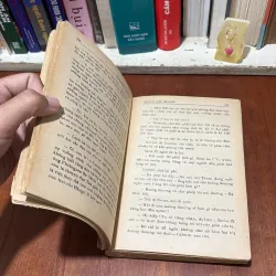 II Văn Học Nước Ngoài: Hoàng Hậu MácGô (2 Tập) - ALEXANĐRƠ ĐUYMA - 1988 781593