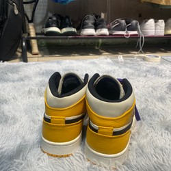 Giày Nike Air Jordan 1 Mid size 43 mới 99% Auth 70042