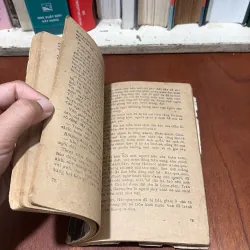 II Văn Học: Người Cười - VICTO HUYGO - 1988 751109