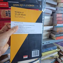 Nghịch lý và lối thoát 790883