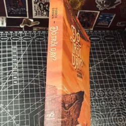 Đỏ trỗi dậy 693528