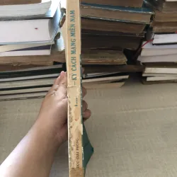 Truyện kỳ Cách Mạng Miền Nam 972136