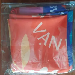 Khăn choàng MBV đi biển thổ cẩm nữ 1026781