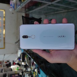 Điện thoại Oppo f11 trắng