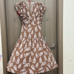 Váy hoạ tiết .nem 2.sz SM còn mới  477855