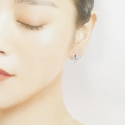 K18WG Bướm Kim Cương Bông Tai - Hàng hiệu Chính hãng 867501