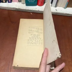 II Sách Xưa: Thơ NICÔLA GHIDEN - Xuân Diệu (Giới Thiệu Và Dịch) - 1981 754405