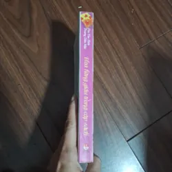 Hoa hồng giấu trong cặp sách  706607