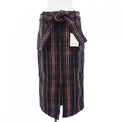 Người đẹp beautiful people chân váy