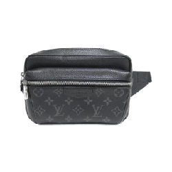Túi đeo chéo Louis Vuitton Taiga Lama Bum Bag Outdoor M30245