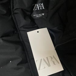 Áo phao nữ Zara 50-60kg màu đen chính hãng, áo mới tinh chưa mặc có mác 360573