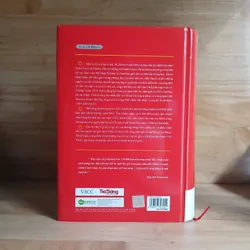 ADOLF HITLER Chân Dung Một Trùm Phát Xít - John Toland 714398