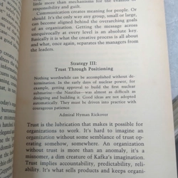LEADERS - Warren Bennis & Burt Nanus 527606