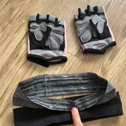 Găng tay và dây đeo thấm mồ hôi thể thao cho nữ size M 687863