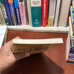 II Văn Học: Những Bóng Người Trên Đất - Nhiều Tác Giả - 2009 785605