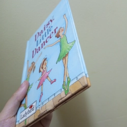 ‎[Ngoại văn] Daisy Little Dancer Truyện tranh Luyện đọc Tiếng Anh Trẻ em 548946