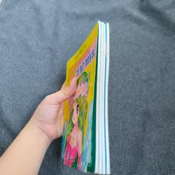 Thử nghiệm trăm lần biến đổi (4 tập) - Sách thay đổi trang phục, tô màu cho bé 592507