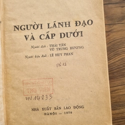 Người lãnh đạo và cấp dưới| Kích thước 13×20cm tủ sách triết học Mác-Lênin 367267