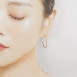 Bông tai Van Cleef & Arpels Perlée 665418