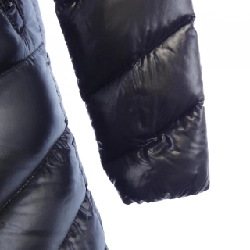 Áo khoác lông vũ MONCLER 635387