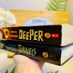 [Sách tiếng Anh 2hand] Like new 90% - 🕳 “Tunnels” & “Deeper” – Roderick Gordon & Brian  604949