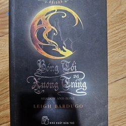 Bóng tối và xương trắng
59k (bìa 118k)