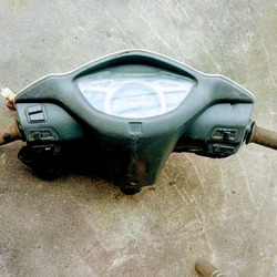 Bộ đầu xe máy lắp vừa cho SCR - Lead 110 còn nguyên bản, có cả ghi đông... 446442