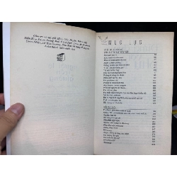Người Lạ Trên Giường - Cuốn Sách Mọi Phụ Nữ Trưởng Thành Đều Nên Có, Mới 80% (Ố Vàng), 2015 SBM1303 913730