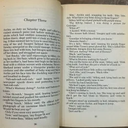 Combo sách tác giả Joanna Trollope - A Passionate Man & The Best of Friends 731626